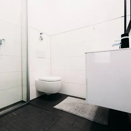 Boutique-style Micro In Centre *